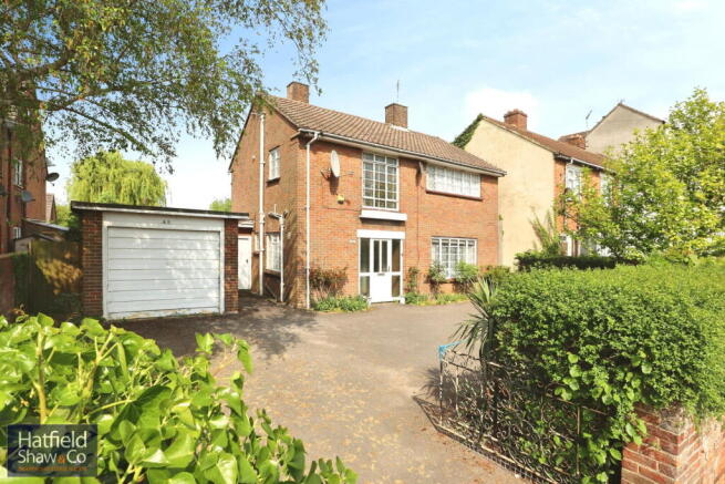 3 bed property, in Bicester Road, £500,000