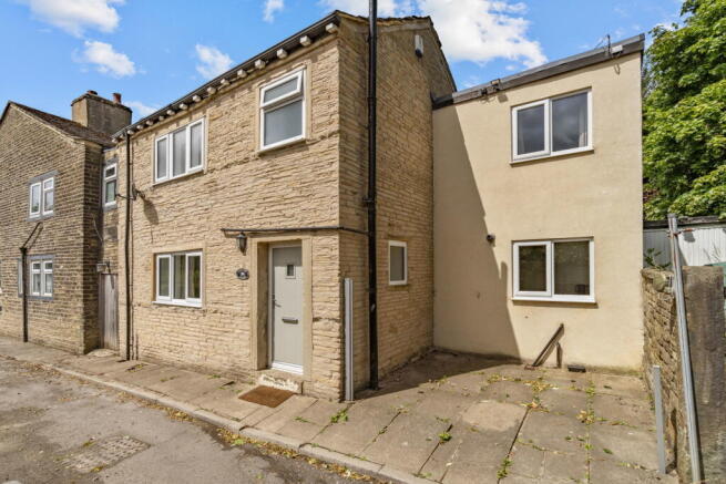2 bed property, in Lane Ends Cottage, £189,950