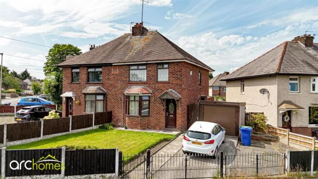 3 bed property, in Dean Road, £180,000
