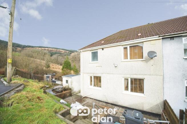 3 bed property, in Woodland Road, £150,000