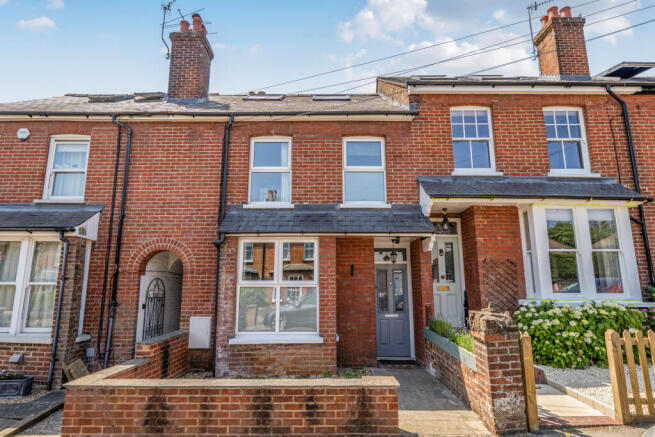 4 bed property, in Hallam Road, £675,000