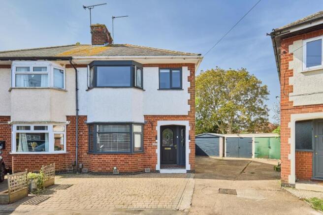 3 bed property, in Willoughby Place, £320,000