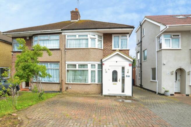 3 bed property, in Elgin Avenue, £700,000