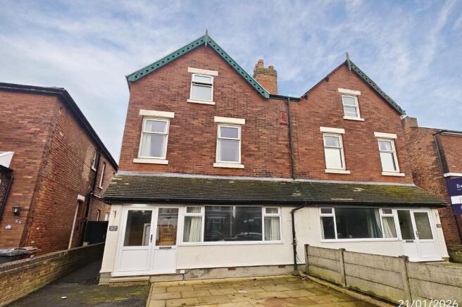 4 bed property, in Chestnut Street, £275,000