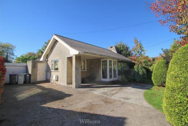 3 bed property, in Lincoln Road, £180,000
