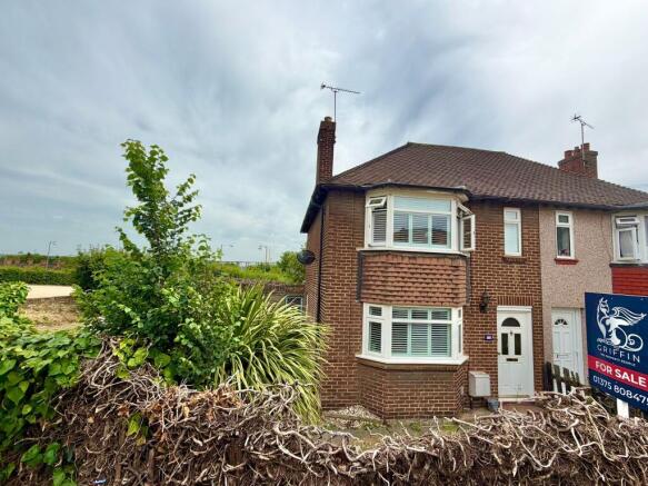 3 bed property, in Joslin Road, £375,000