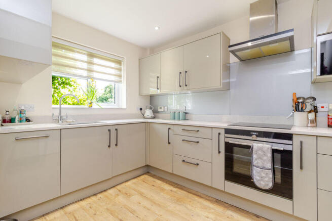 3 bed property, in Clerks Croft, £570,000