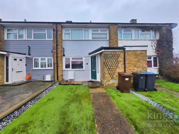 2 bed property, in Spencers Croft, £270,000