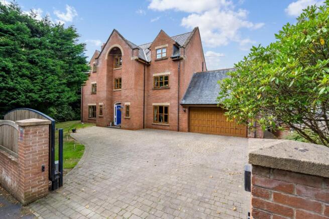 6 bed property, in Towncroft Lane, £1,000,000