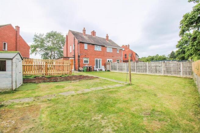 3 bed property, in Meadway, £175,000