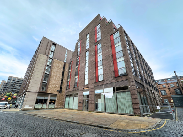 1 bed property, in 308 Block E One Wolstenholme Square 2 Slater Place, £110,000