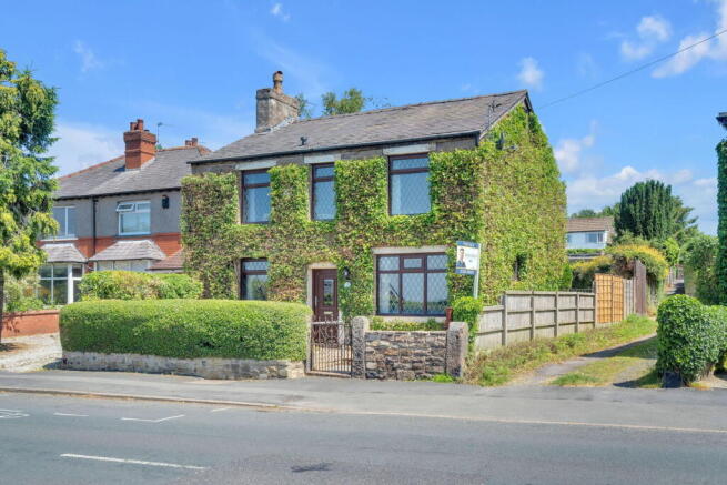 3 bed property, in Chorley Road, £280,000