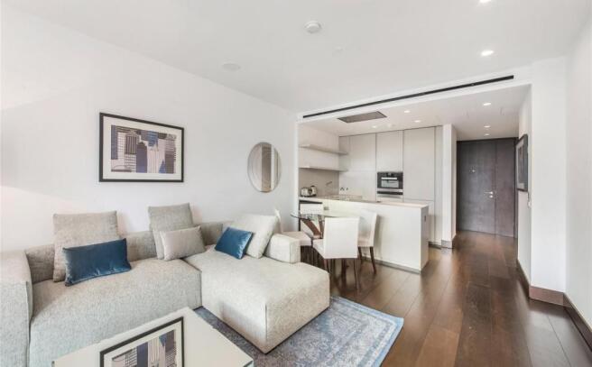 2 bed property, in Kings Gate Walk, £1,550,000