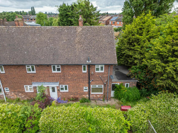 3 bed property, in 1 Corby Road, £24,000