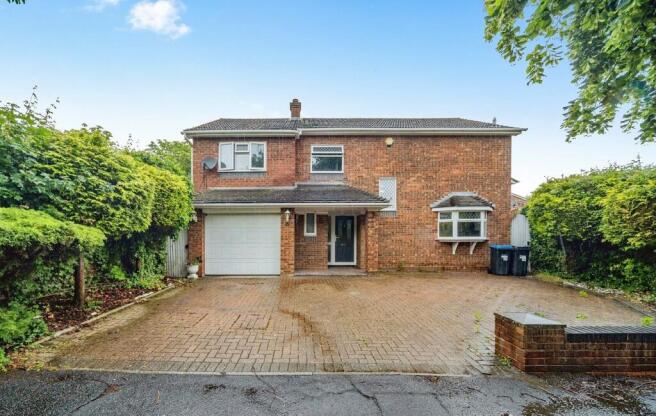 4 bed property, in Tweed Drive, £570,000