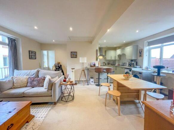 2 bed property, in The Firs, £240,000