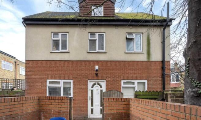 5 bed property, in 2c King Edwards Gardens, £625,000