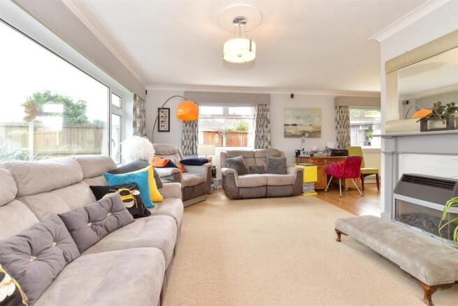 5 bed property, in St. Mary's Road, £500,000