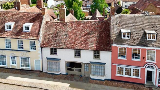 5 bed property, in High Street, £995,000