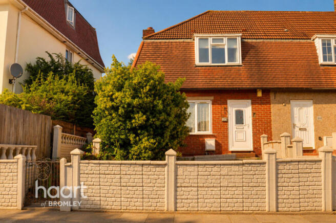 3 bed property, in Bromley BR1, £450,000