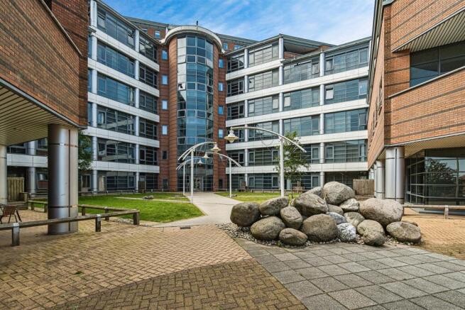 1 bed property, in Waterfront West, £90,000