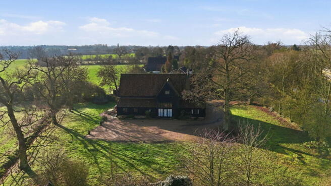 5 bed property, in High Street, £784,000