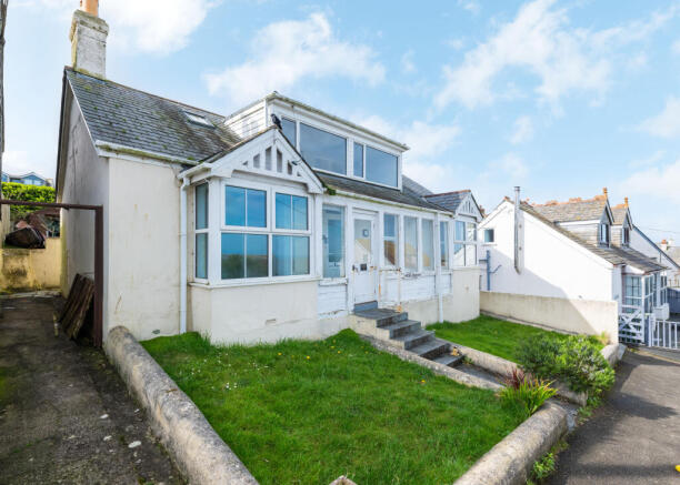 4 bed property, in 4 Tintagel Terrace, £360,000
