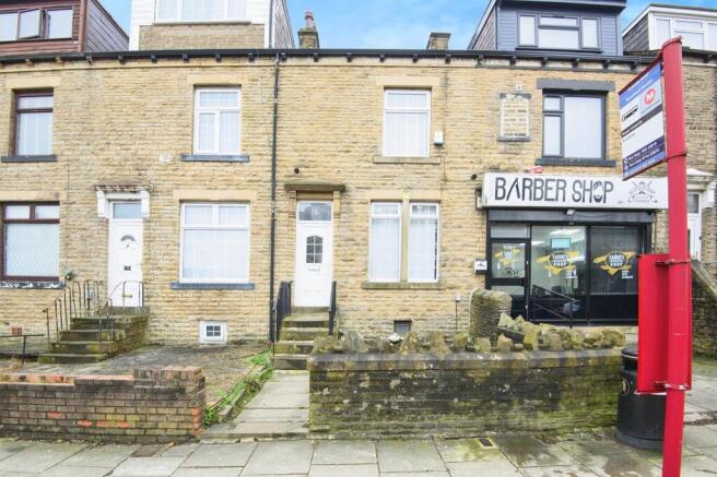3 bed property, in Parkside Road, £170,000