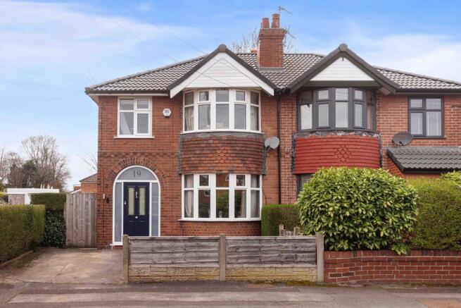3 bed property, in St. Georges Avenue, £420,000