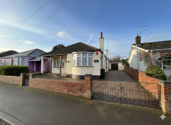 3 bed property, in Locarno Avenue, £480,000