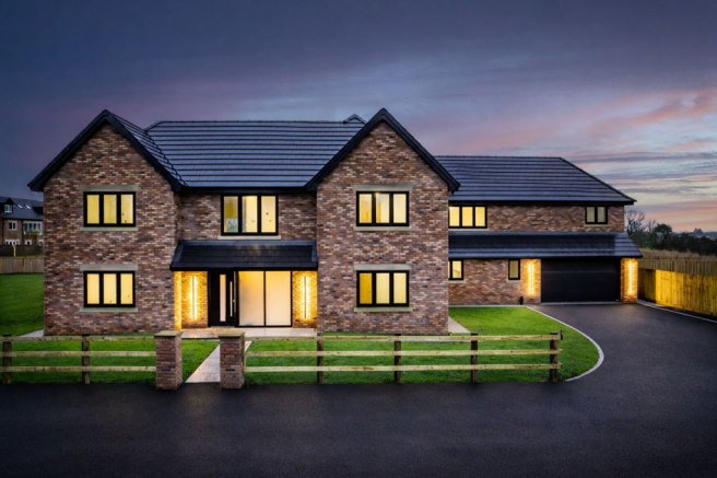 4 bed property, in Elmbank Drive, £1,000,000
