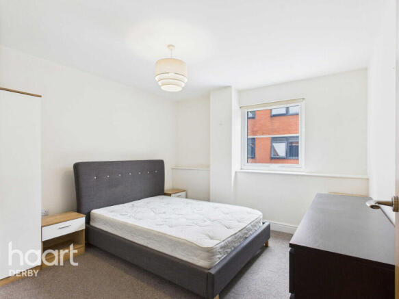 2 bed property, in Friar Gate, £125,000