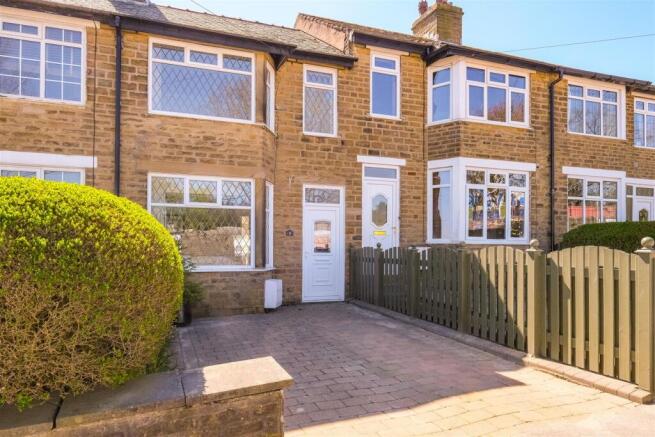 2 bed property, in Paddock Lane, £159,950