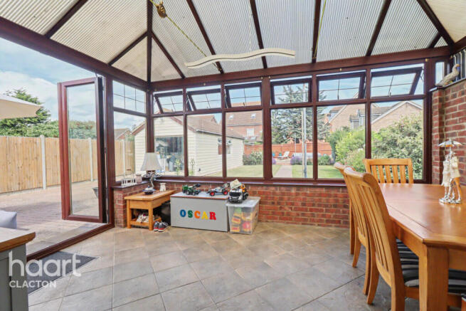 3 bed property, in Jaywick Lane, £325,000