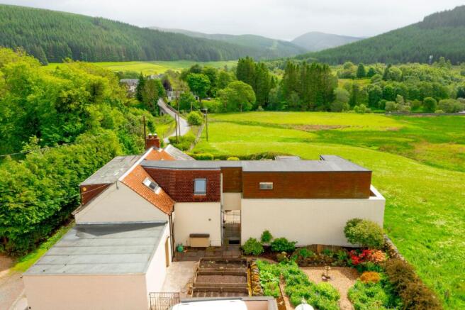 4 bed property, in The Old Post Office, £550,000