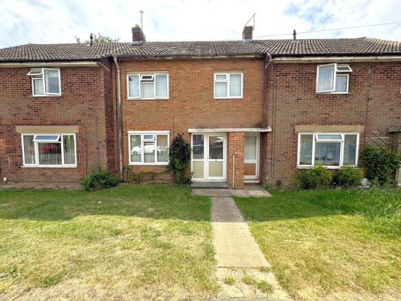 3 bed property, in Stuart Road, £175,000