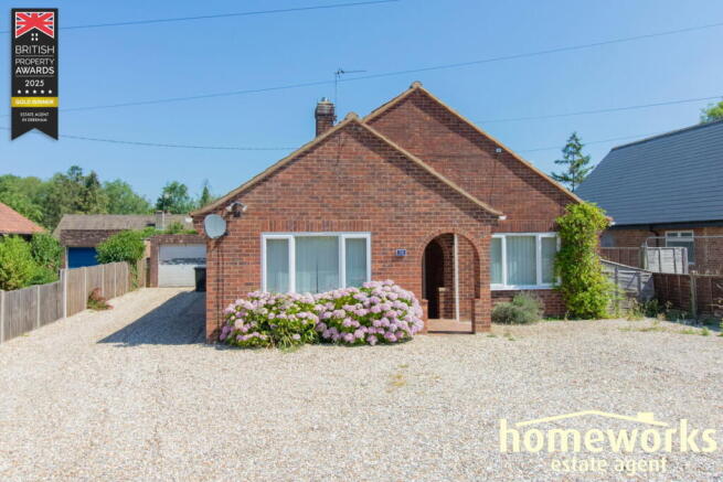 3 bed property, in Stone Road, £300,000