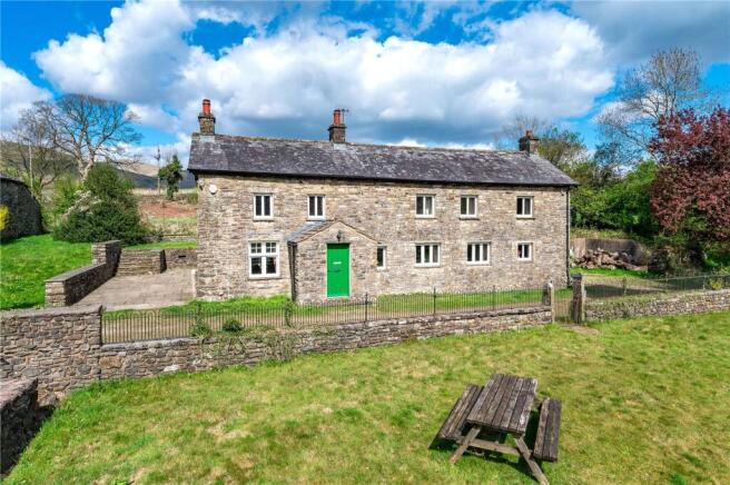 4 bed property, in Millthrop, £575,000