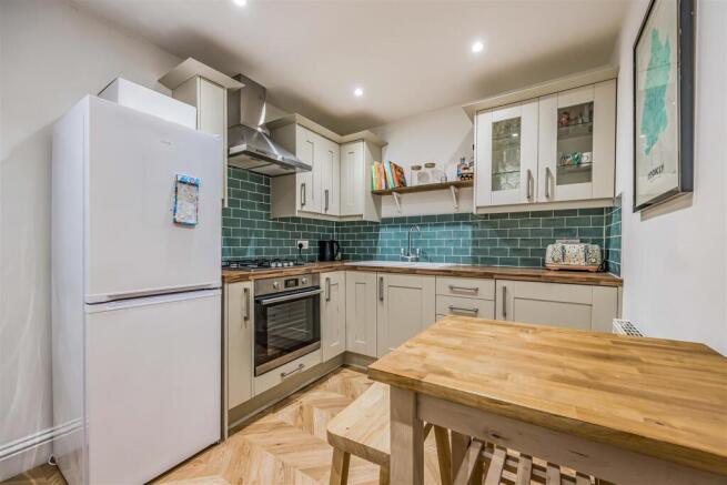 2 bed property, in Granada Road, £205,000