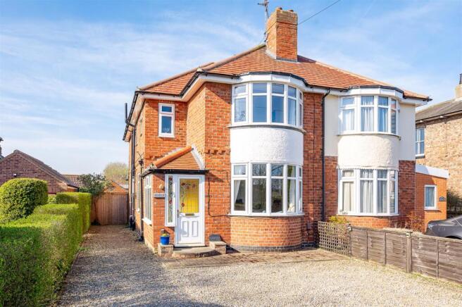 3 bed property, in Malton Road, £400,000