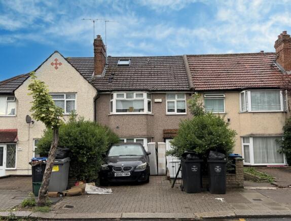 6 bed property, in 97 Coles Green Road, £325,000