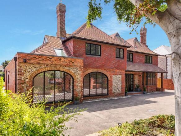 4 bed property, in Lanthorne Road, £1,850,000