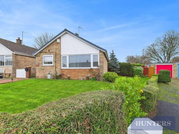 2 bed property, in Leighton Close, £225,000
