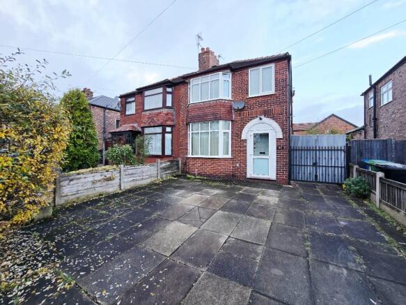 3 bed property, in Brook Lane, £450,000