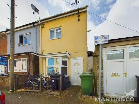 5 bed property, in Hudson Road, £325,000