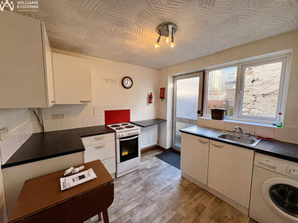 3 bed property, in Caernarfon Road, £137,500