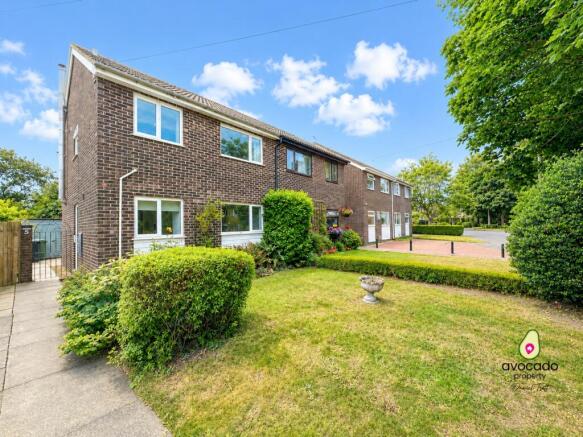 3 bed property, in Wodehouse Close, £240,000