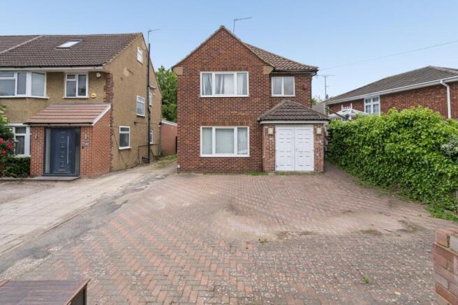 3 bed property, in Langley Road, £750,000
