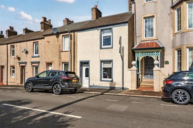 2 bed property, in Birks Road, £70,000