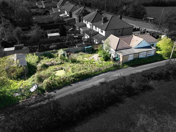 3 bed property, in Wild Hill, £160,000